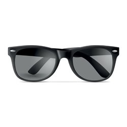 Gafas de sol clásicas negras de plástico con lentes negras y protección UV