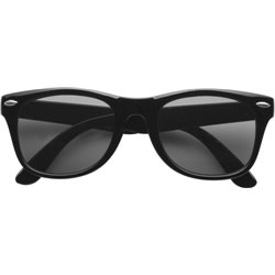 Clásicas gafas de sol en negras fabricadas en PC y PVC de lentes negras con protección UV400 · KoalaRojo, Artículo promocional y personalizado