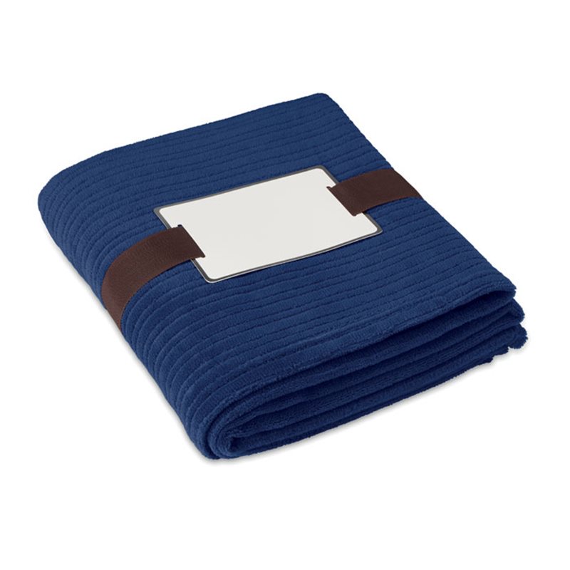 Manta polar de suave vellón rayado azul envuelta en una cinta y con tarjeta de regalo · Koala Rojo, Merchandising promocional y personalizado